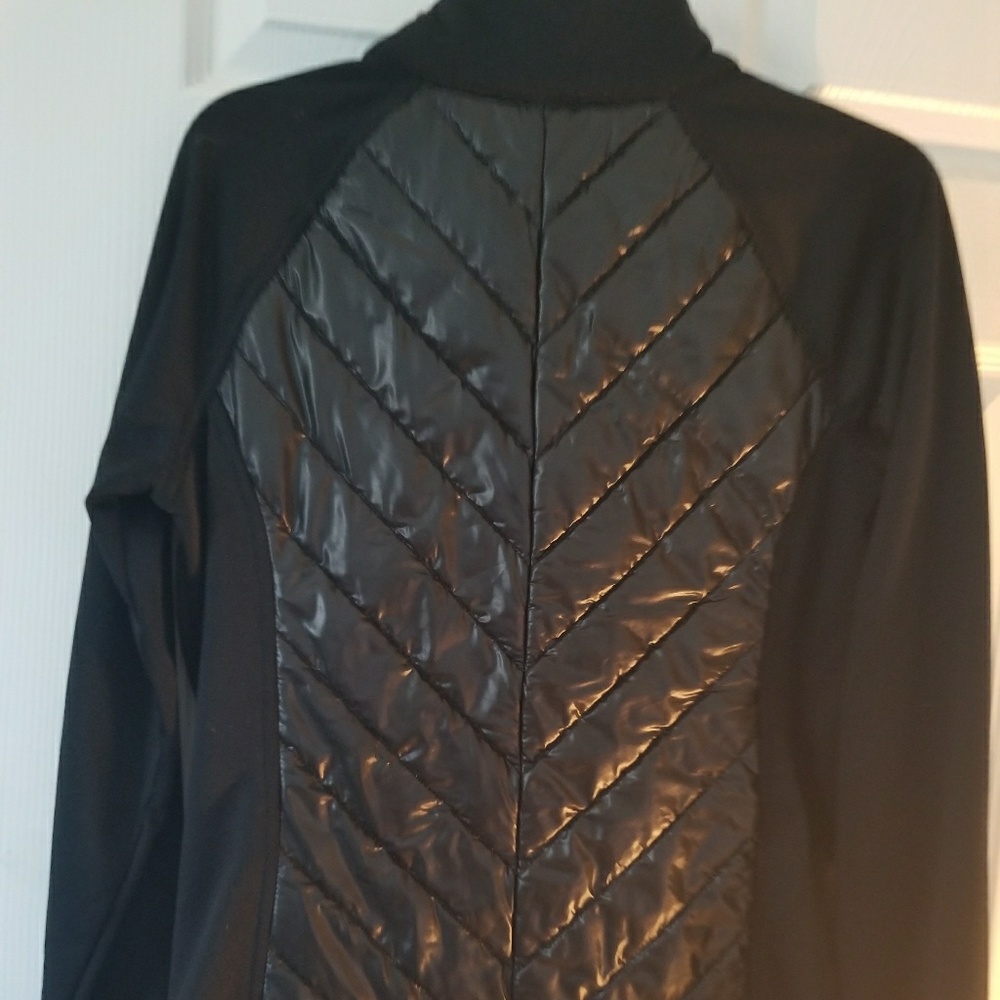 Reebok jacket - Picture 3 of 3